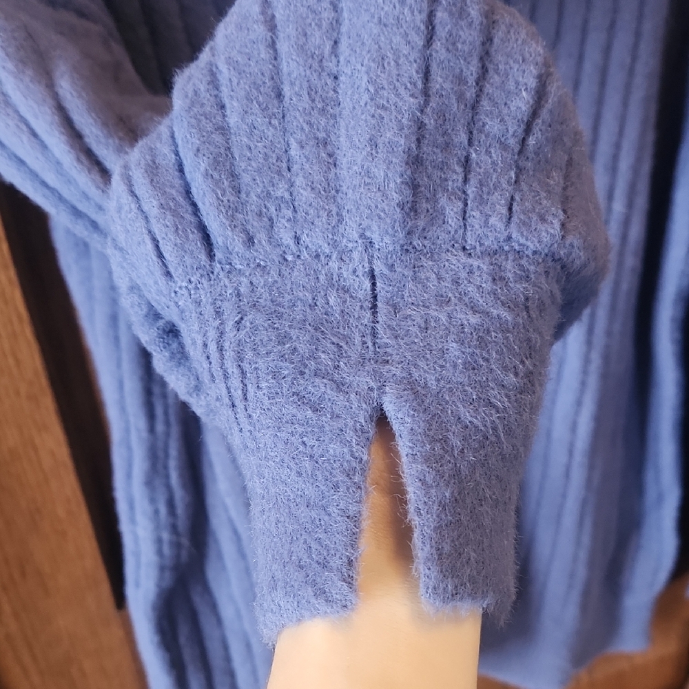 Cozy Blue Ribbed Sweater - Picture 2 of 4